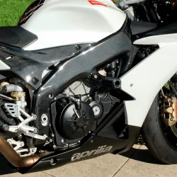 copy of Protector Basculante de fibra de carbono YAMAHA R1 2015-2020 2