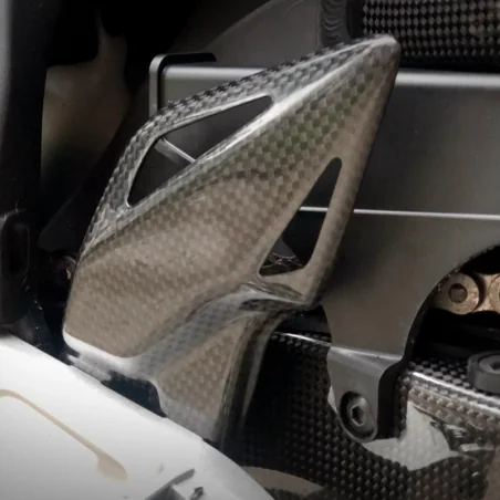 copy of Protector Basculante de fibra de carbono YAMAHA R1 2015-2020