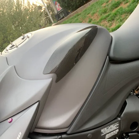 copy of Protector Basculante de fibra de carbono YAMAHA R1 2015-2020