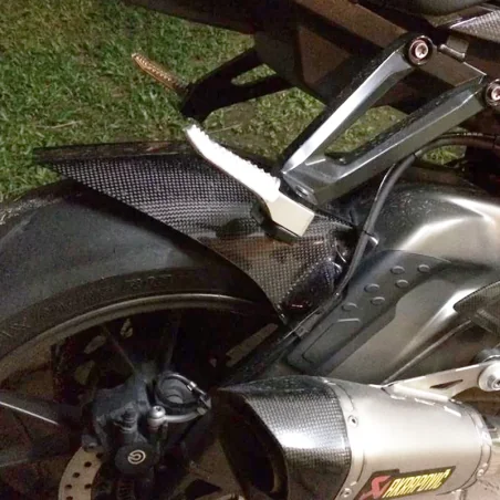 copy of Protector Basculante de fibra de carbono YAMAHA R1 2015-2020