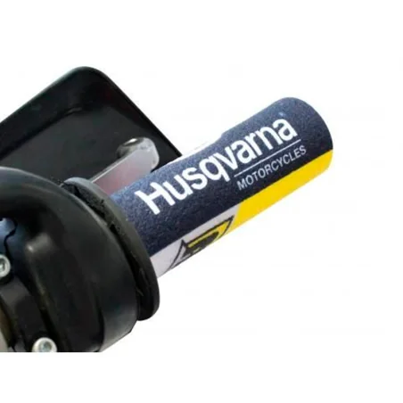 PROTECTOR CUBRE PUÑOS BLACKBIRD RÉPLICA Trophy 22 Husqvarna ref: 5016R/606