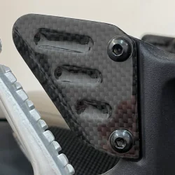 Taloneras copiloto fibra CARBON 2 RACE  APRILIA RSV4 2009-2023 RR / RF 2