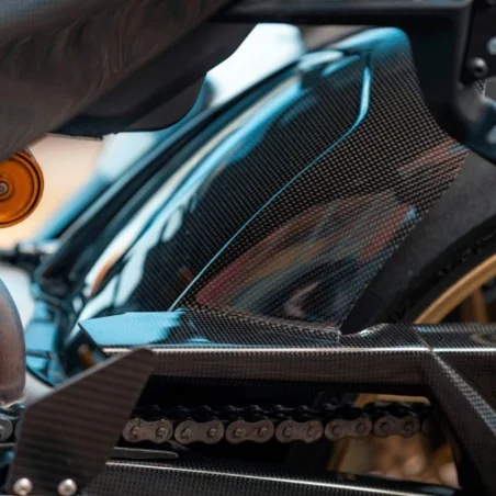 Guardabarros trasero de fibra de carbono con protector de cadena Aprilia Tuono V4 2021-2023