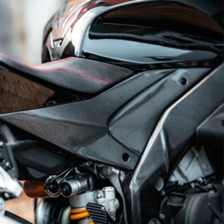 Paneles laterales del depósito de fibra de carbono APRILIA RSV4 2021-2023