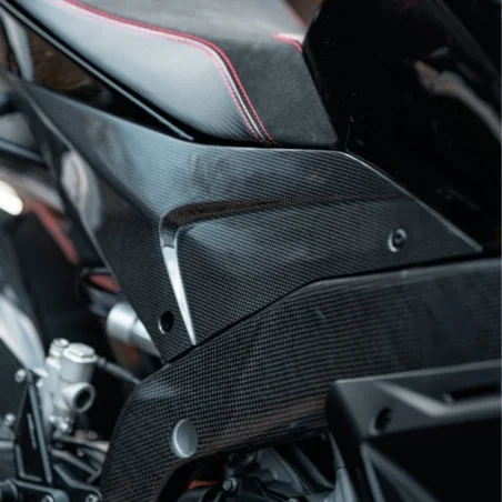 Paneles laterales del depósito de fibra de carbono APRILIA RSV4 2021-2023