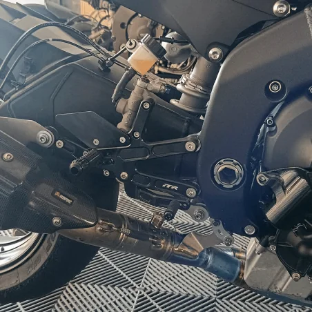 ESTRIBERAS MULTI REGULABLES - YAMAHA R6 2006-2024 PRO NEGRO